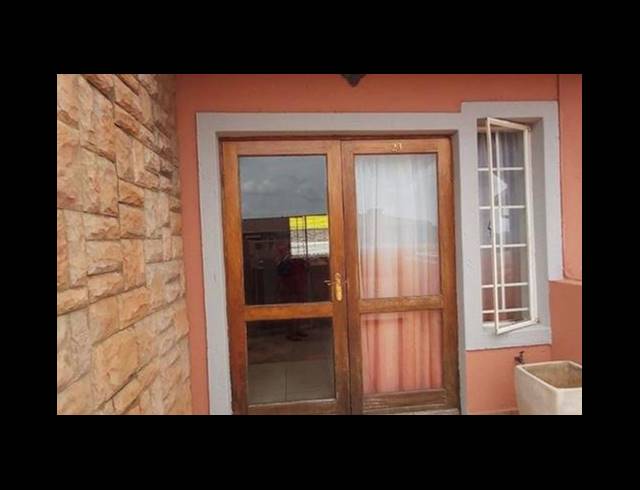 3 BEDROOM TOWNHOUSE FOR SALE IN GLEN MARAIS